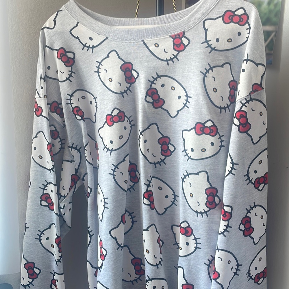 Hello kitty crewneck